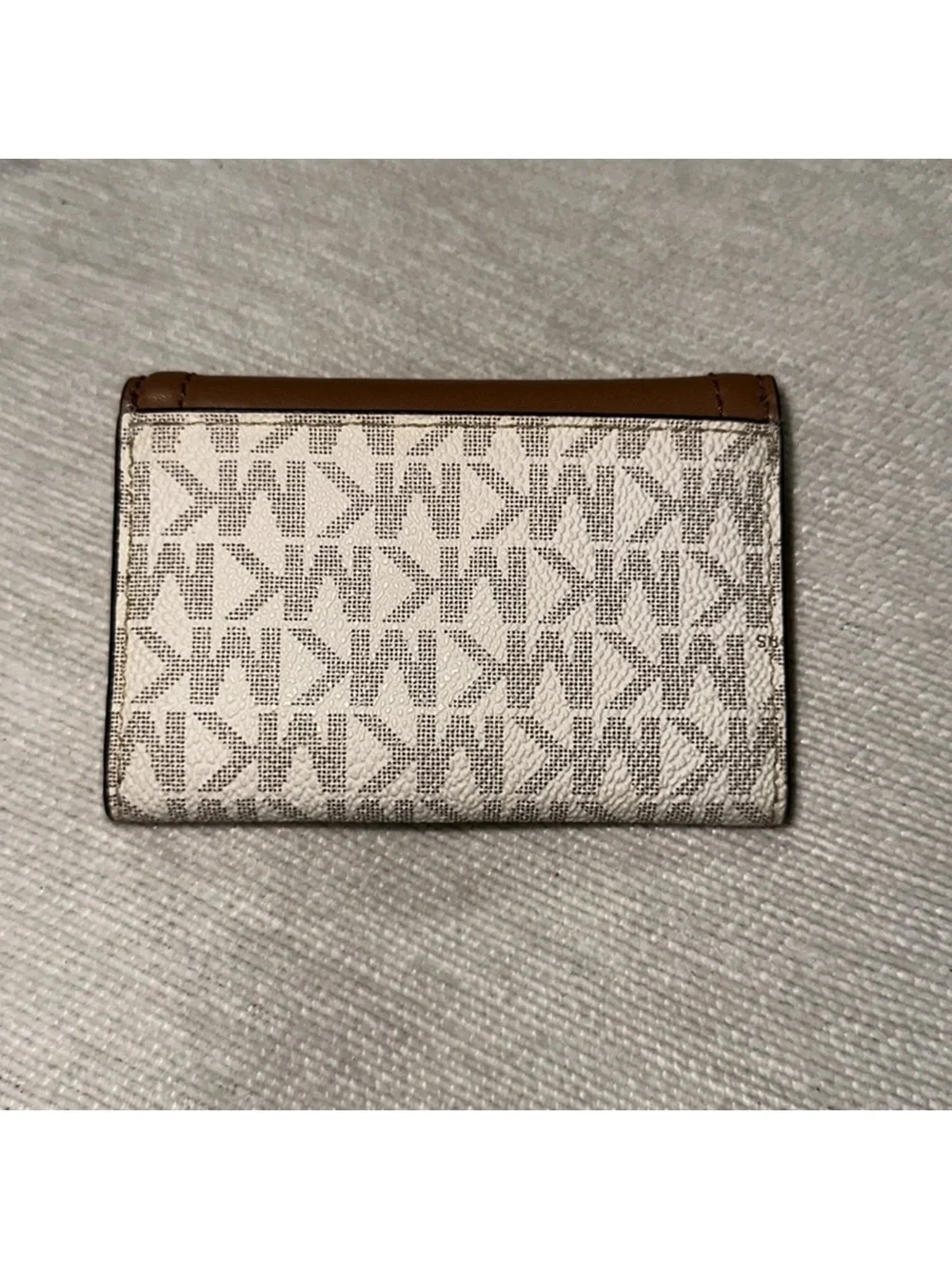 Michael Kors white signature coated canvas and brown leather gold 6 key holder
